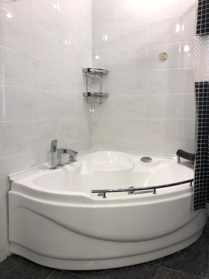 Stylish Apartments In The Heart Of The City! Tasjkent Exteriör bild